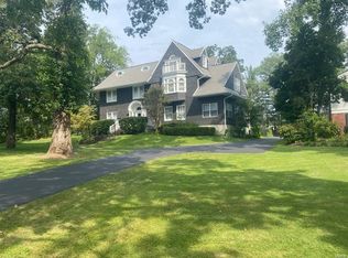 693 W Lockwood Ave, Saint Louis, MO