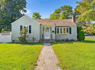 165 Giddings Ave, Windsor, CT 06095