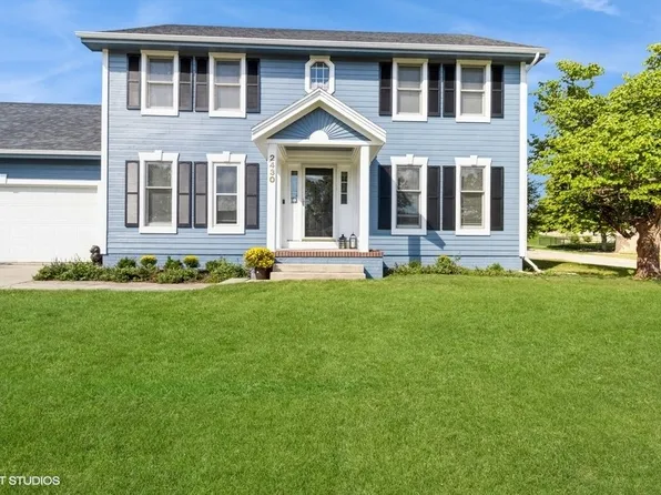 2430 E Leach Ave, Des Moines, IA 50320