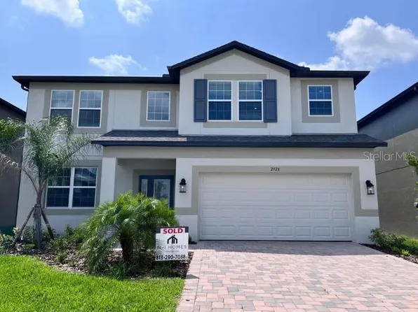 2828 Adams Cross Dr, Zephyrhills, FL 33540