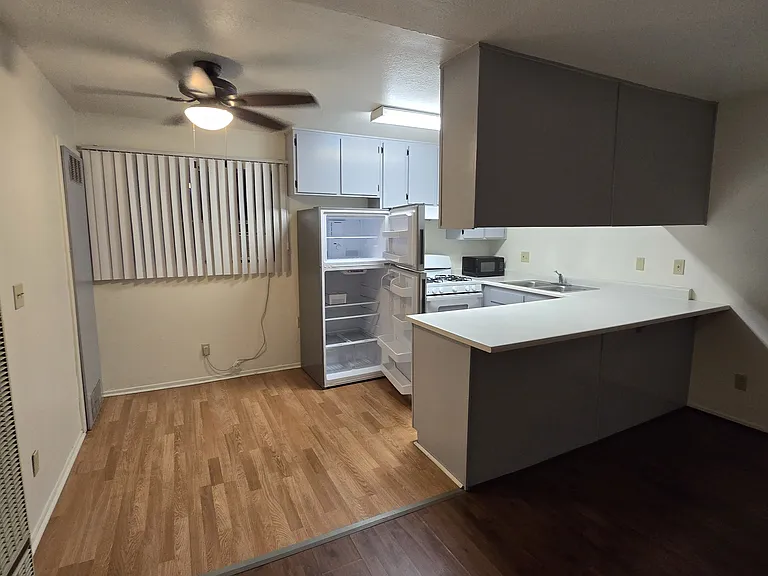147 S Avenue 56 #11 — Photo 7