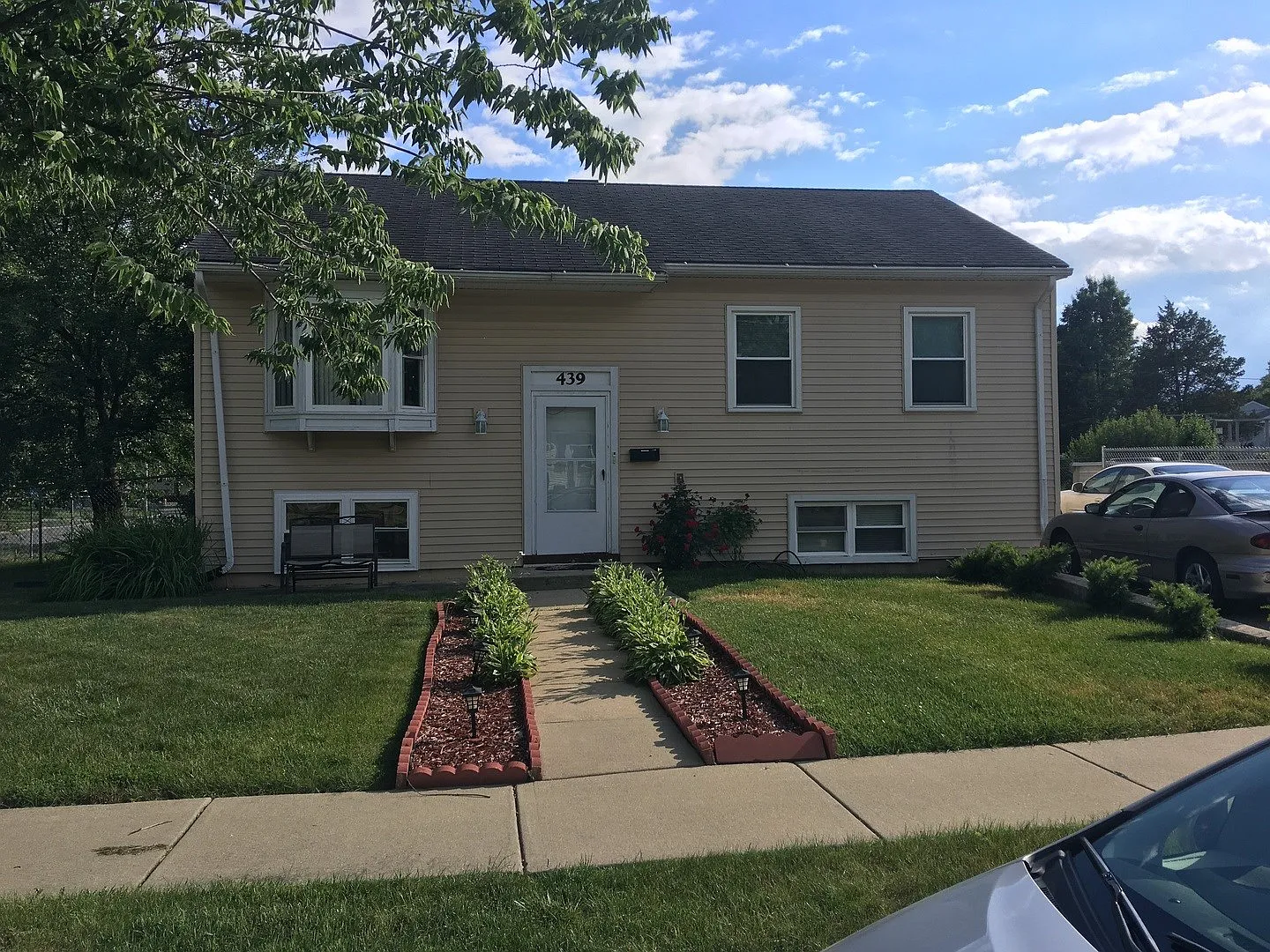 439 Mark Ave photo 1