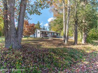 40 Lake Loretta Dr, Lake Ariel, PA 18436