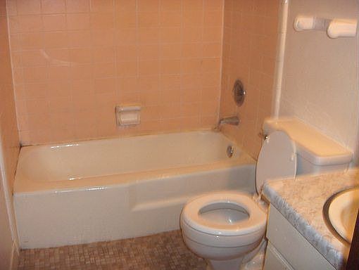 5th image of 710 NW 16th Ave APT 19