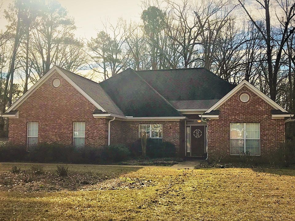 1st image of 46 Live Oak Ln