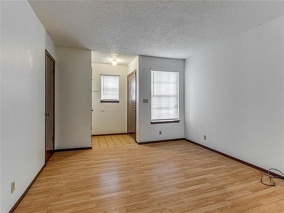 3rd image of 409 W Linden Dr