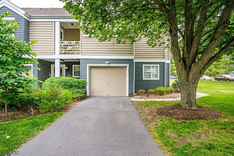 1st image of 131 Bonney Ct