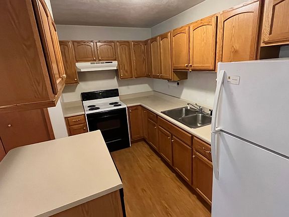 4th image of 403 E 1st St #1