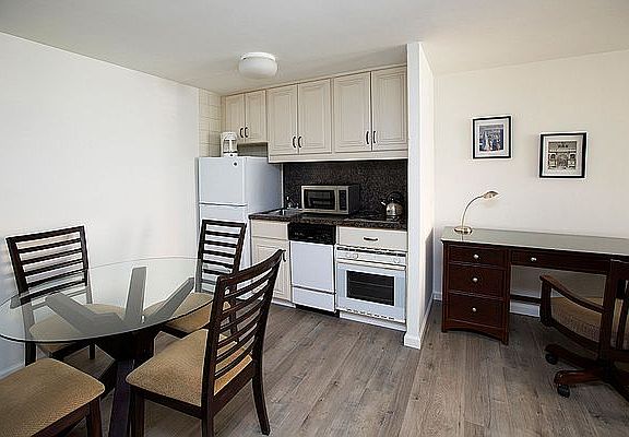 5th image of 150 W 51st St APT 1124