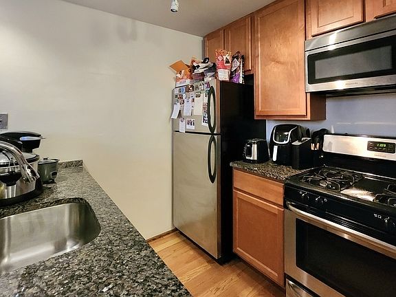 4th image of 1050 W Dickens Ave APT 9