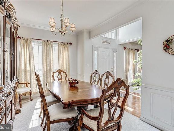 5th image of 6108 Waverly Way