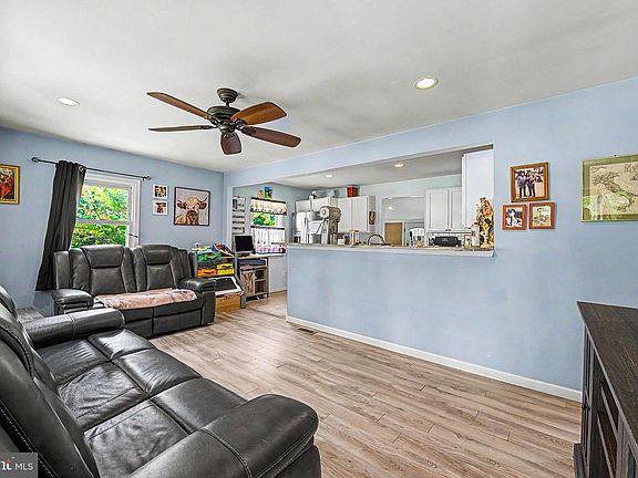2nd image of 508 Cushman Ave