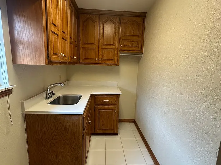 5524 Woodmont Dr — Photo 8