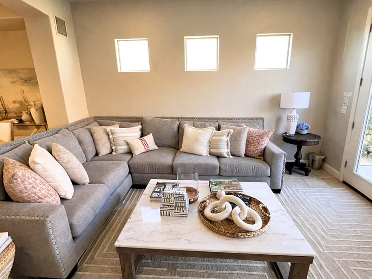 N Coral Ridge Dr — Photo 9