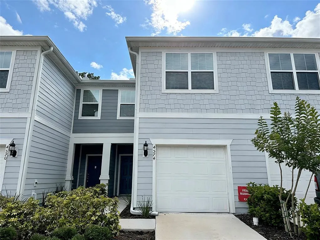 Building Photo - Cypress Cay Way