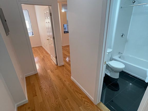 4th image of 79 Westland Ave #12