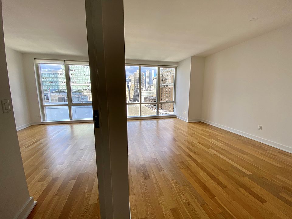 1st image of 885 6th Ave #21F