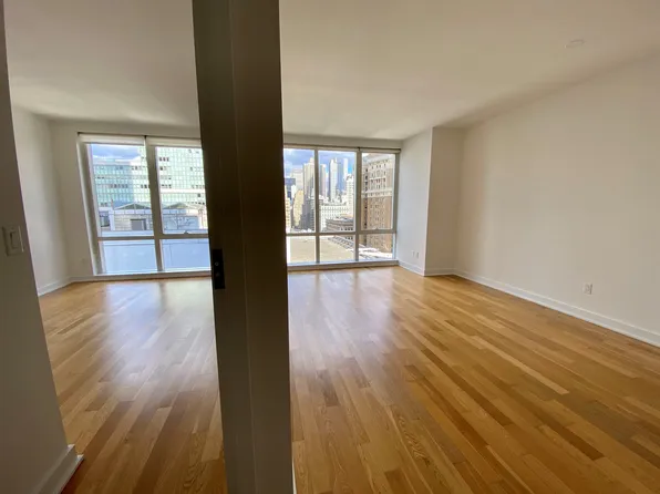 885 6th Avenue image 1 of 9