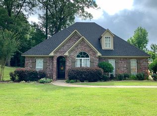 204 Brookwood Dr, Vicksburg, MS 39183