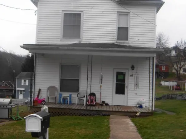 208 Edison St, Nutter Fort, WV 26301