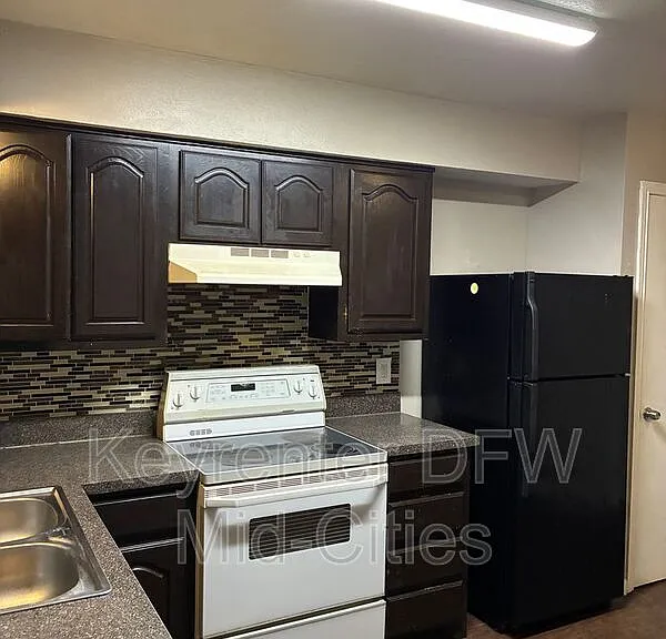 1117 Franklin Dr #10 — Photo 2
