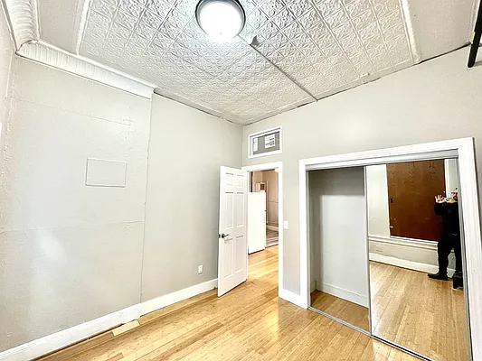 Rented by Pear NYC LLC | media 11