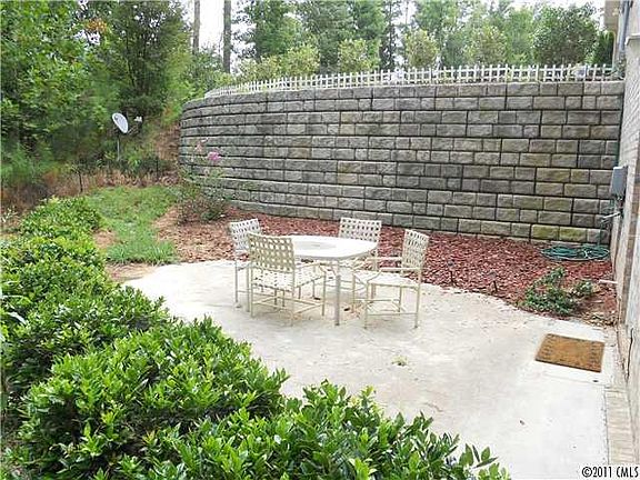 3rd image of 144 Fox Hunt Dr
