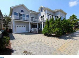 106 S Iroquois Ave, Margate, NJ 08402