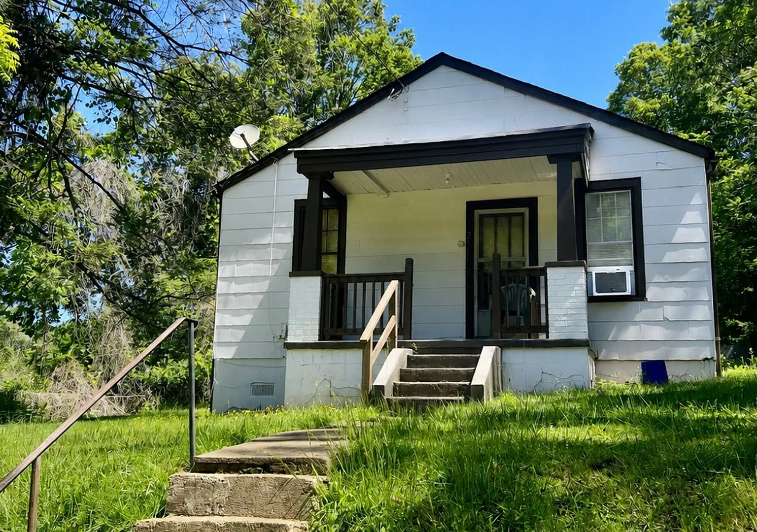 Single Level Home Near Odd Fellows Road — Photo 1