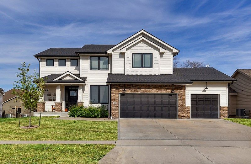 1st image of 922 Evans View Dr
