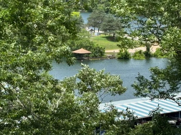 7 Larkspur Ln, Holiday Island, AR 72631