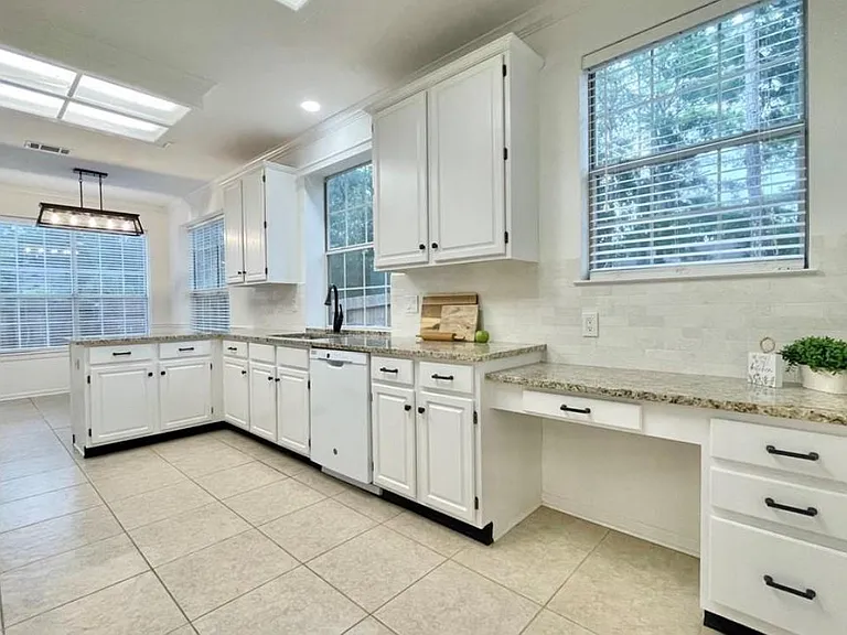 8 Greentwig Pl — Photo 12