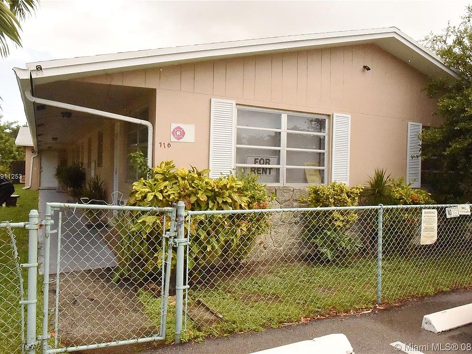 1st image of 716 SE 18th St #1-4