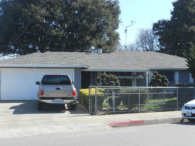 1st image of 825 E Bayshore Rd