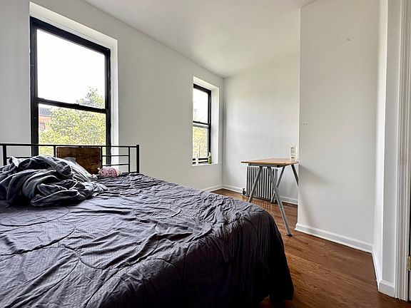 4th image of 40 W 127th St APT 12