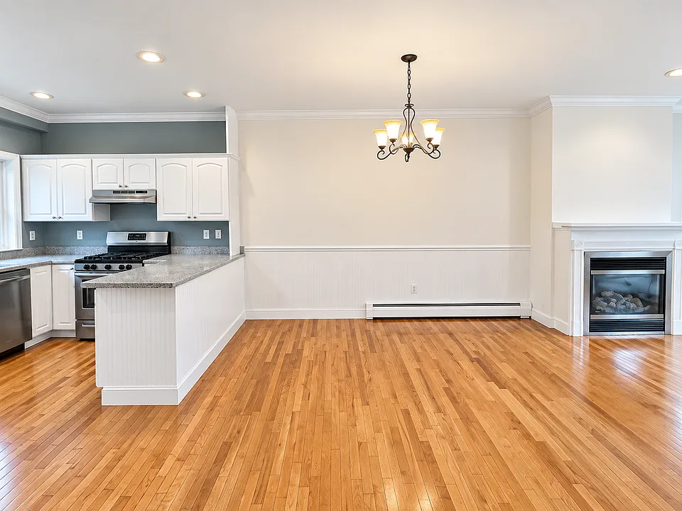 104 Elm St #2