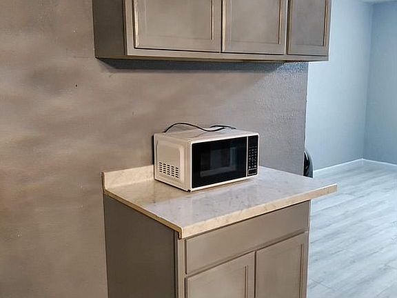 5th image of 5215 Oriole Dr