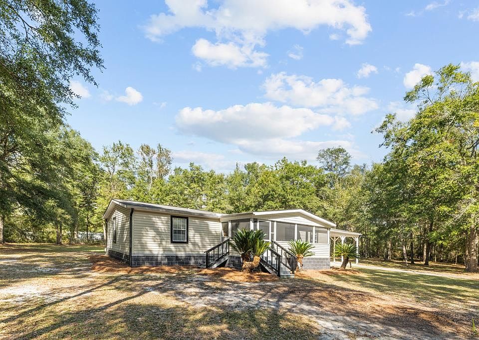 1st image of 205 Longleaf Dr