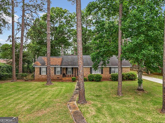 2nd image of 1817 Green Valley Ln