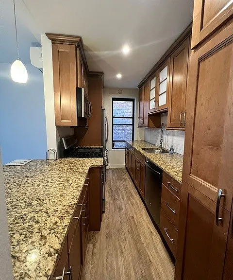 200 W 109th St #C6 — Photo 9