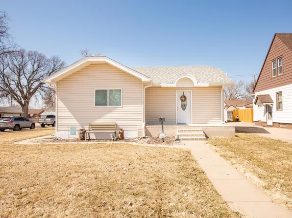 1102 W 4th St, McCook, NE 69001