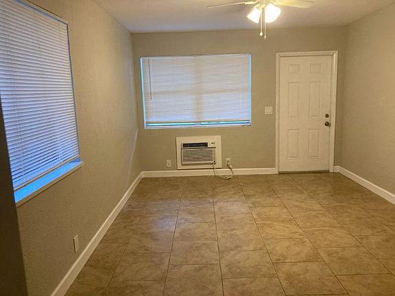 3rd image of 2915 Broadway APT 1
