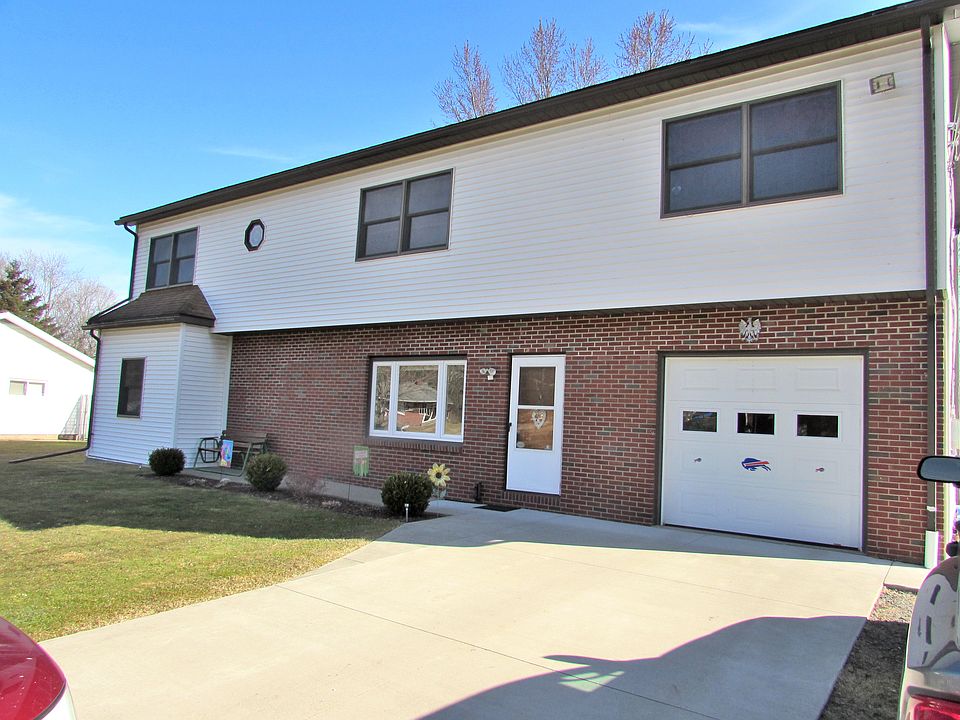 1st image of 8 Holmes Ave