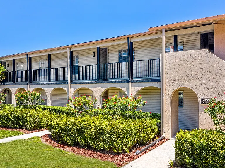 The Legacy Apartments — Photo 10