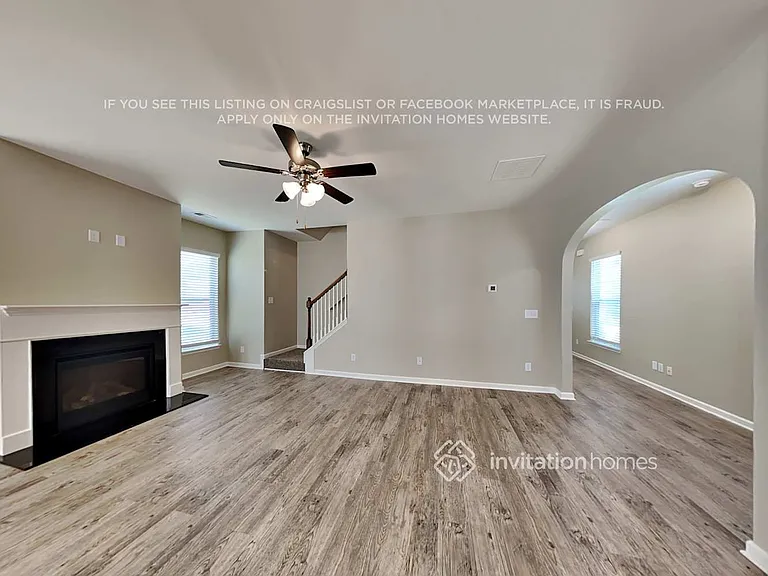 2904 Warwick Ct — Photo 4