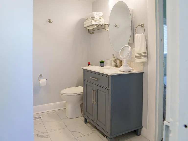 326 Blackburn Ave — Photo 12