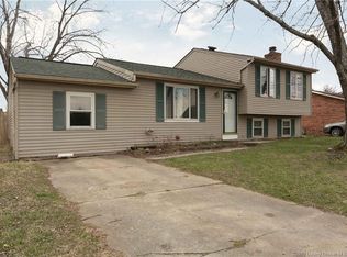 2436 Oak Leaf Ln, Clarksville, IN 47129