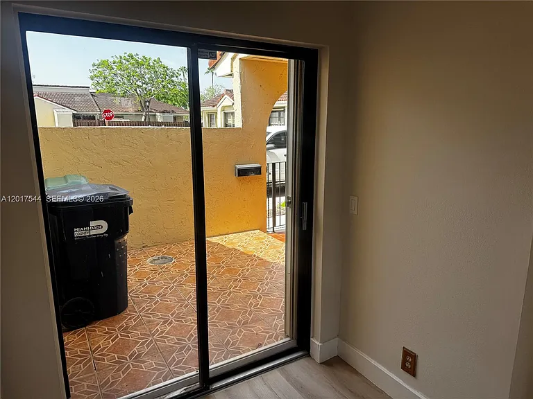 6532 NW 170th Ter — Photo 16
