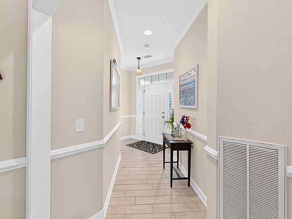 5th image of 850 Cardinal Pl.