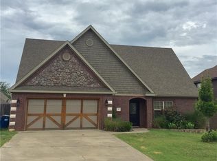 103 NE Larkspur Ln, Bentonville, AR 72712